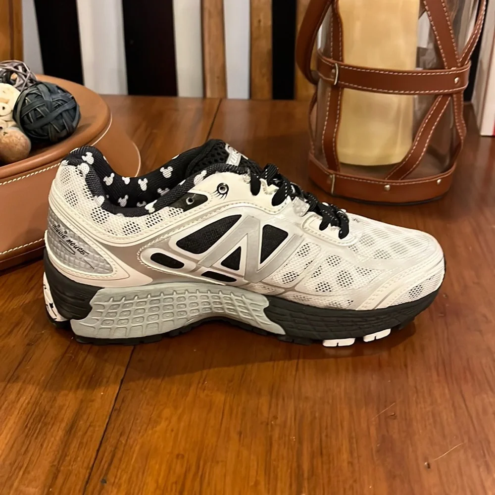 New Balance 860 W860DIS5 Minnie Mouse Run Disney Shoes Sneakers Women’s 5 D Wide